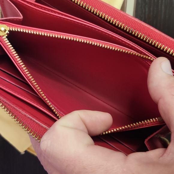 LV x Kusama Limited Edition Long Zip Wallet Vernis Infinity Dots - Picture 13 of 17